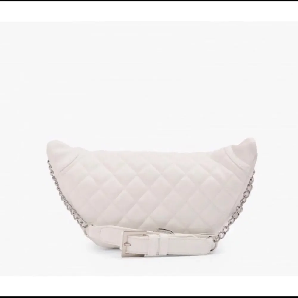 Forever 21 Women's White Quilted Belt Bag